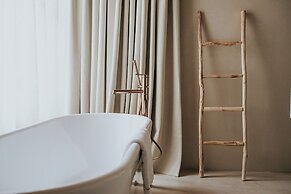 The Burgundy - Boutique B&B