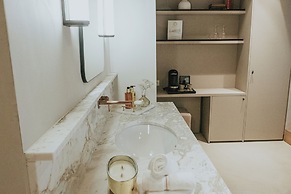 The Burgundy - Boutique B&B