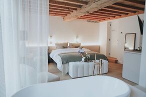 The Burgundy - Boutique B&B