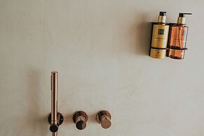 The Burgundy - Boutique B&B