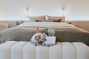 The Burgundy - Boutique B&B