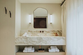 The Burgundy - Boutique B&B