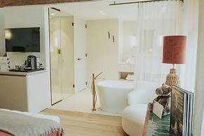 The Burgundy - Boutique B&B