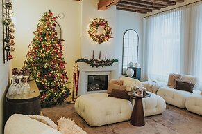 The Burgundy - Boutique B&B