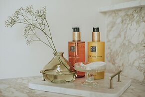 The Burgundy - Boutique B&B