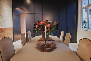 The Burgundy - Boutique B&B