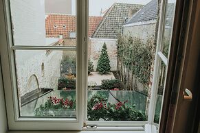 The Burgundy - Boutique B&B