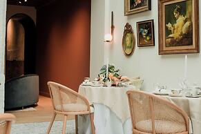 The Burgundy - Boutique B&B