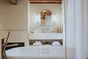 The Burgundy - Boutique B&B