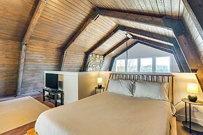 Fish, Swim & Kayak: Spacious Beaver Lake Home!