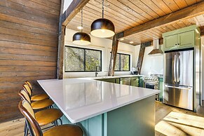 Fish, Swim & Kayak: Spacious Beaver Lake Home!