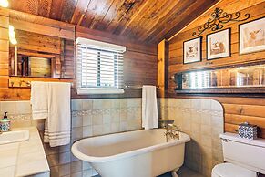 Mtn-view Cabin w/ Horse Pasture in Koosharem