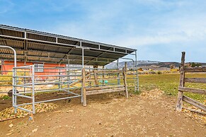 Mtn-view Cabin w/ Horse Pasture in Koosharem