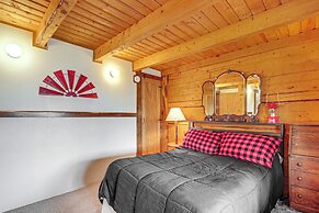 Mtn-view Cabin w/ Horse Pasture in Koosharem