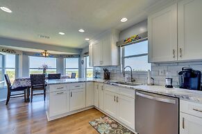 2 Mi to Ocean: Home w/ Pool in Hernando Beach!