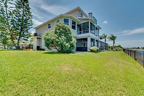 2 Mi to Ocean: Home w/ Pool in Hernando Beach!