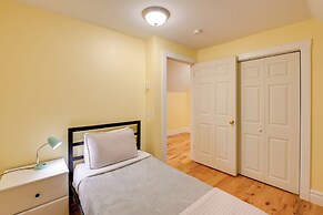 Walk to Sorrento Town Dock: Pet-friendly Apartment