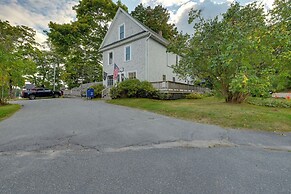 Walk to Sorrento Town Dock: Pet-friendly Apartment