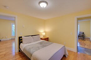 Walk to Sorrento Town Dock: Pet-friendly Apartment