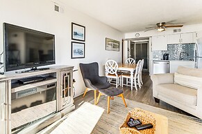 Walk to Pool + Shore: Ocean Isle Beach Getaway!