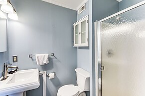 Walk to Pool + Shore: Ocean Isle Beach Getaway!