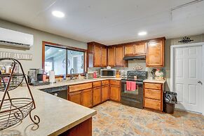 < 10 Mi to Trinity River: Family Home w/ Hot Tub!