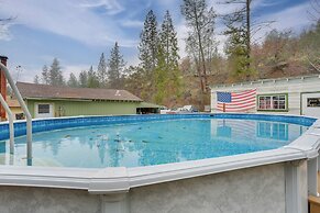 < 10 Mi to Trinity River: Family Home w/ Hot Tub!