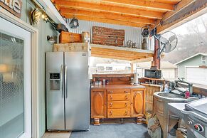 < 10 Mi to Trinity River: Family Home w/ Hot Tub!