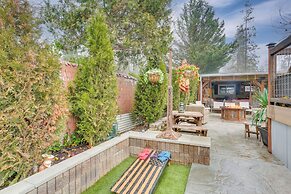 < 10 Mi to Trinity River: Family Home w/ Hot Tub!