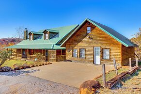Spacious Cabin w/ Views, Near Lake Lawtonka!
