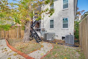 Savannah Apt: 1 Mi to Forsyth Park!