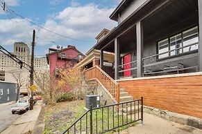 Townhome ~ 1 Mi to Downtown Pittsburgh & Stage AE