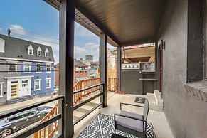 Townhome ~ 1 Mi to Downtown Pittsburgh & Stage AE