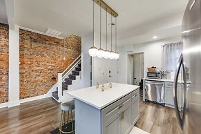 Townhome ~ 1 Mi to Downtown Pittsburgh & Stage AE