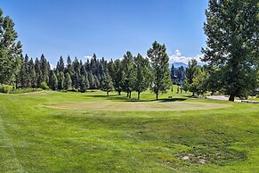 Deck & Fire Pit: Cozy Cabin at Terrace Lakes!