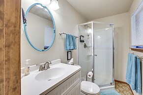 Deck & Fire Pit: Cozy Cabin at Terrace Lakes!