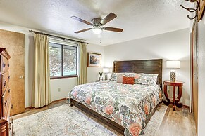 Deck & Fire Pit: Cozy Cabin at Terrace Lakes!