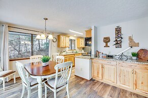 Deck & Fire Pit: Cozy Cabin at Terrace Lakes!