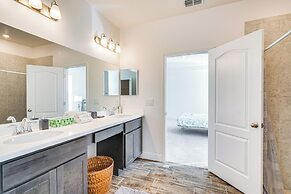 Family Home w/ Lanai & Games in Punta Gorda!