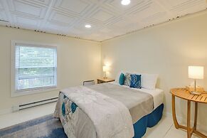 Walk to Harbor: Pet-friendly Apt in Sorrento!