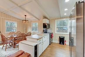 4 Mi to Skiing: Cabin w/ Lake Access in Blakeslee