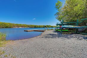 4 Mi to Skiing: Cabin w/ Lake Access in Blakeslee
