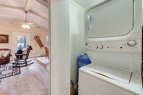 4 Mi to Skiing: Cabin w/ Lake Access in Blakeslee