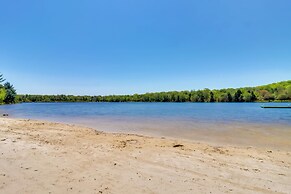 4 Mi to Skiing: Cabin w/ Lake Access in Blakeslee