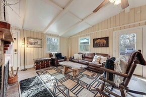 4 Mi to Skiing: Cabin w/ Lake Access in Blakeslee