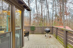 On-site Trails + Furnished Deck: Monteagle Escape!