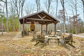 On-site Trails + Furnished Deck: Monteagle Escape!