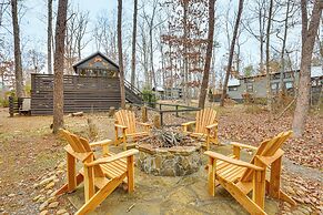 On-site Trails + Furnished Deck: Monteagle Escape!