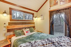 On-site Trails + Furnished Deck: Monteagle Escape!