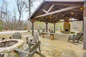 On-site Trails + Furnished Deck: Monteagle Escape!